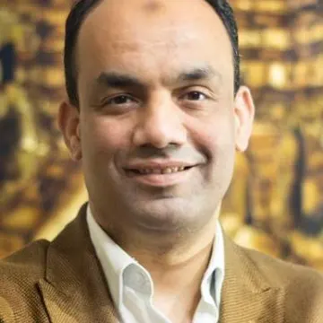 أسامة عبد الرؤوف الشاذلي